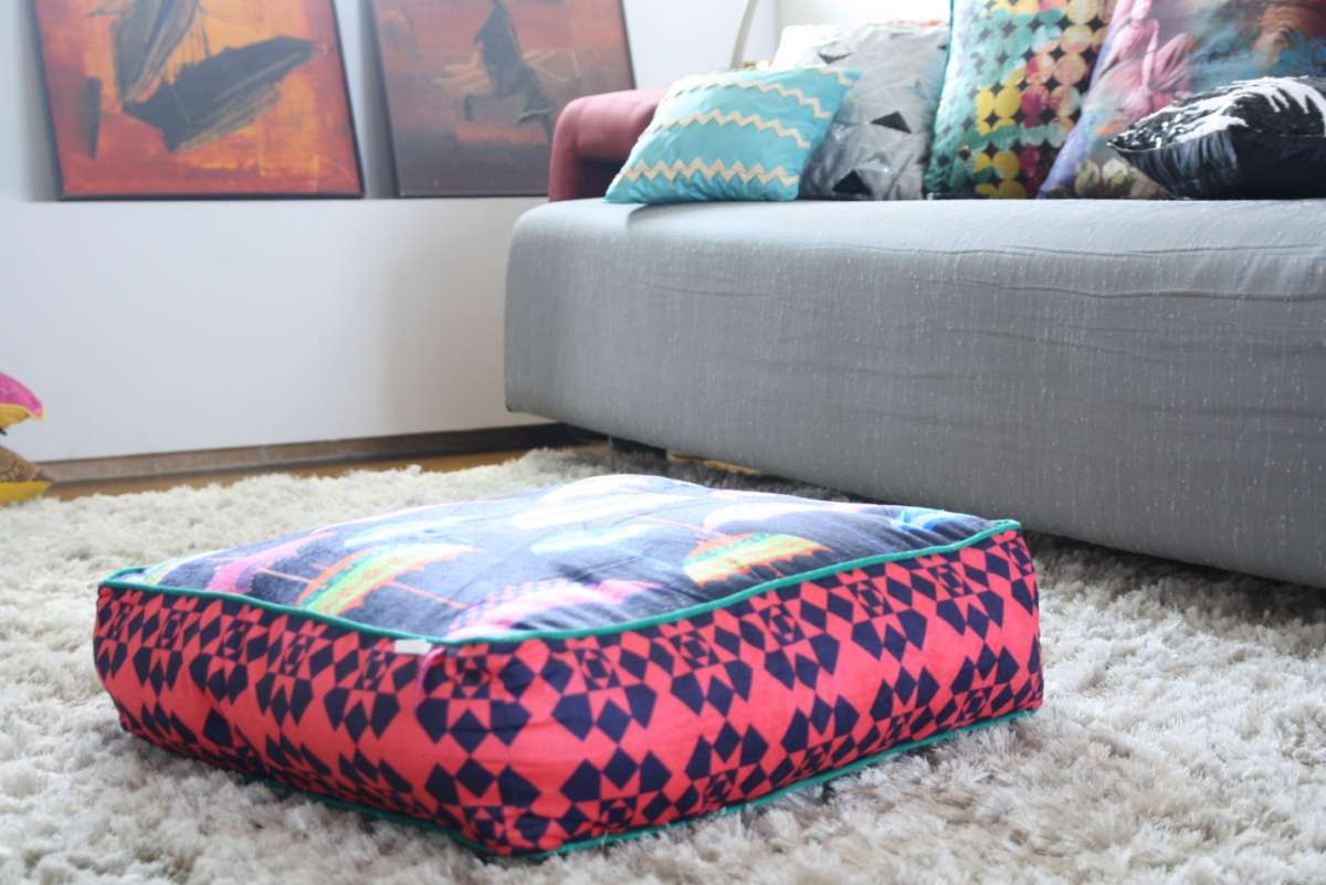Decorate your home with cushions!