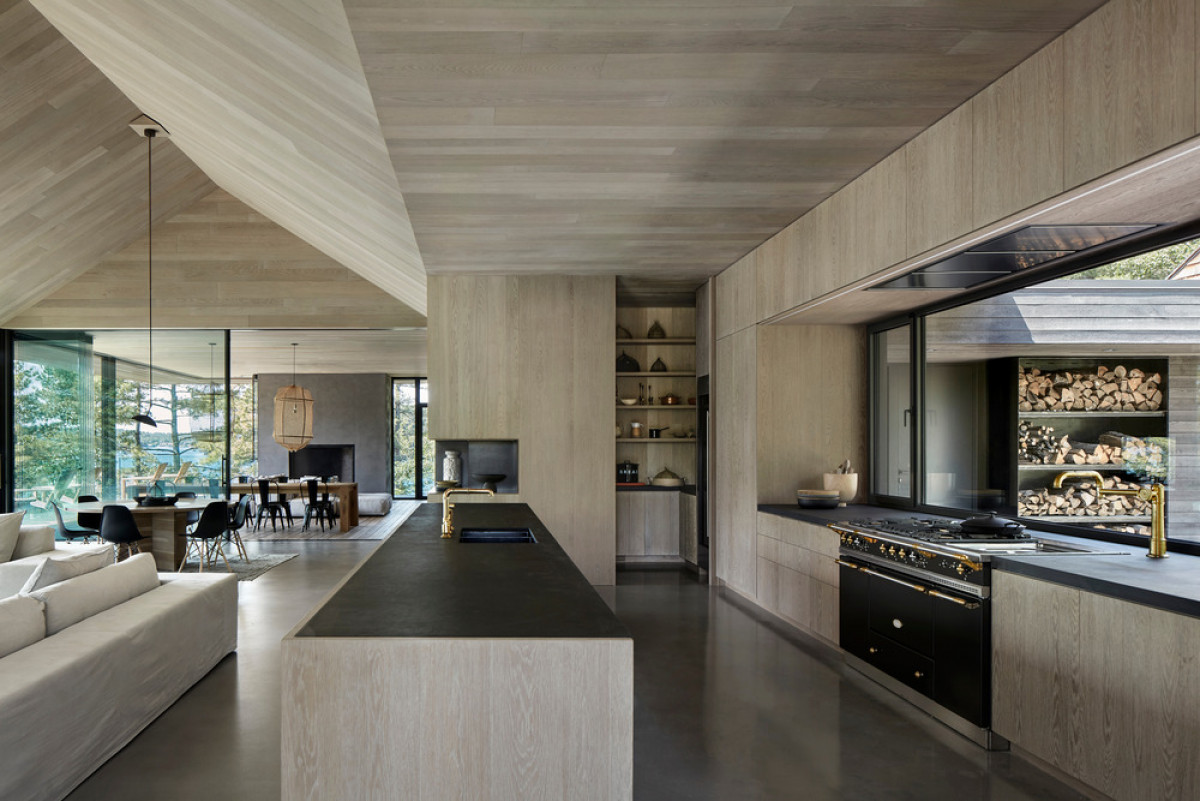 Muskoka Cottage in Muskoka, Canada by Akb Architects | Design Dekko