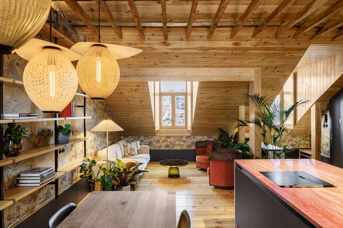 Rehabilitation of an attic in a building dated 1906, in Lisbon.