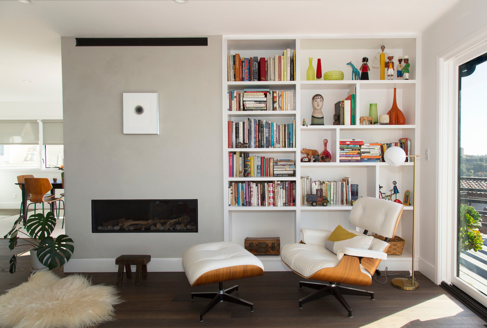 Berkeley Hills Residence: The homeowner longed for a light-filled environment that would accentuate their art collection. Photo credit: Belden Carlson Photography