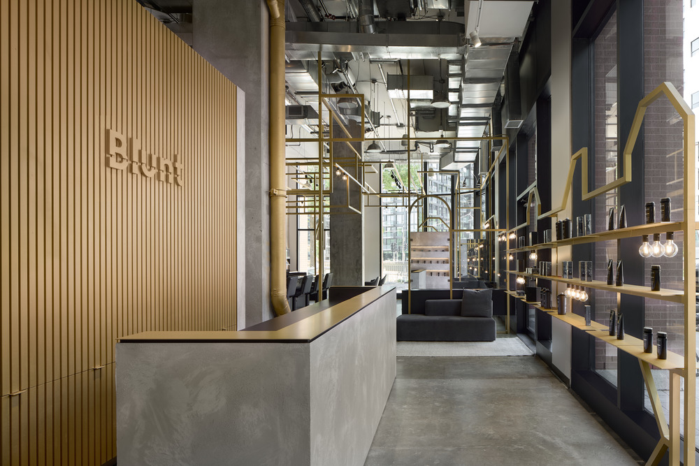 Concrete and gold intermingle and set the tone at Blunt