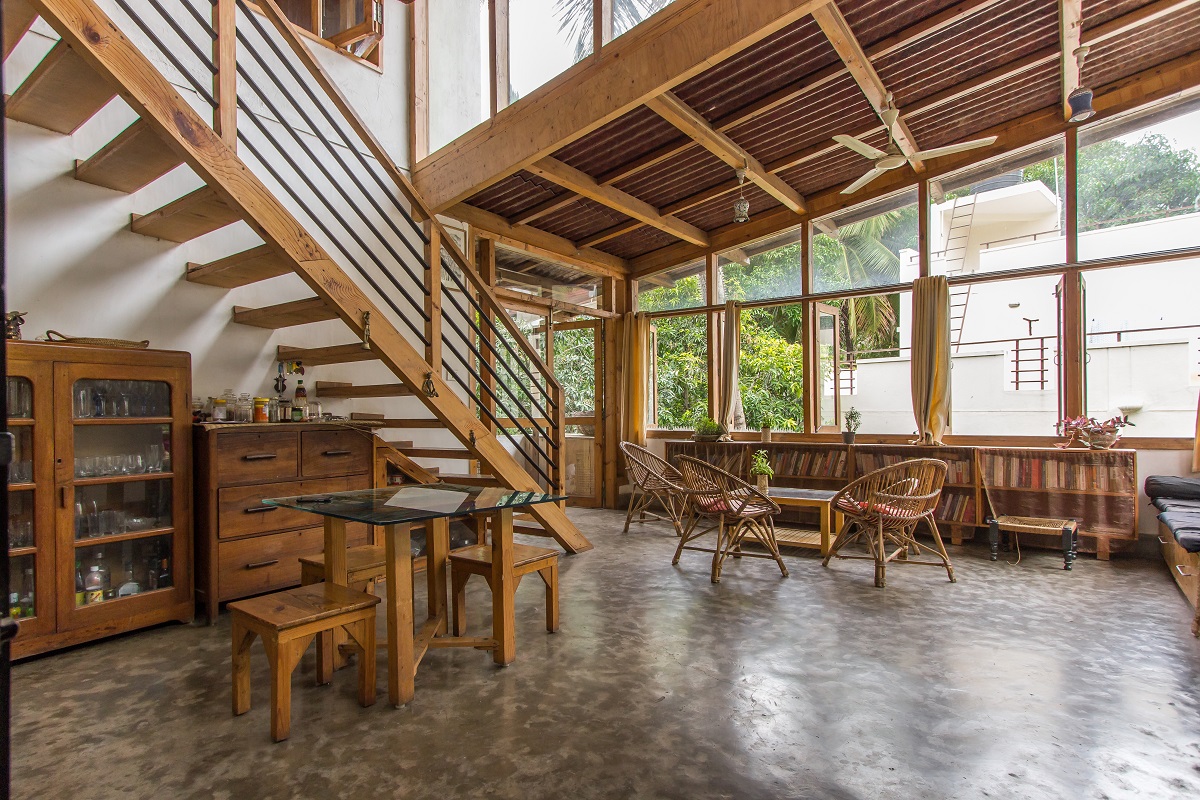 Junk and creativity come together in this eco-friendly house