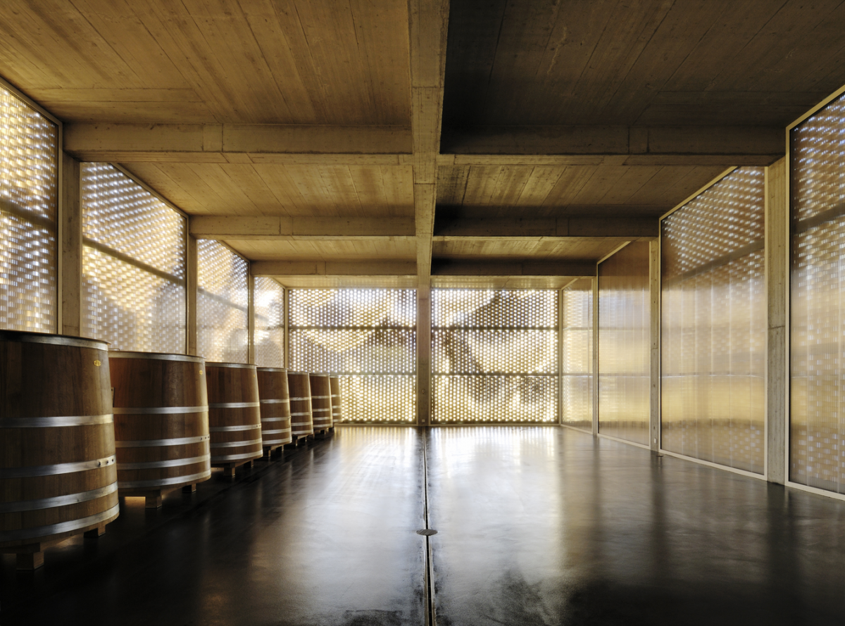 The Gantenbein Winery in Switzerland has one of the most complex brick walls designed by KUKA. Photographs by Gramazio & Kohler, Ralph Feiner