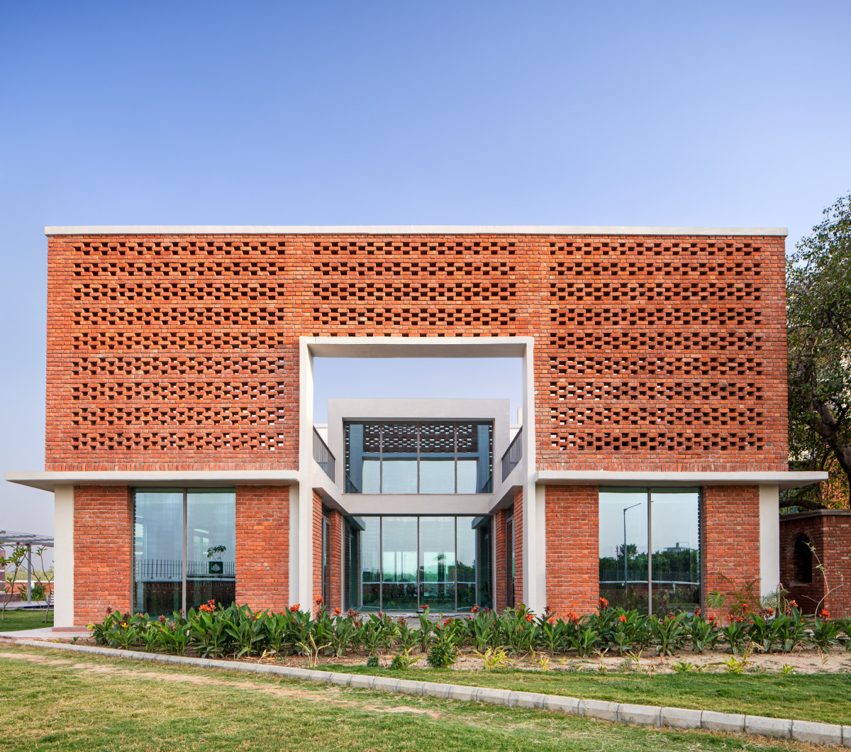 Integrated Production Facility for Organic India - Project Images © Andre J Fanthome