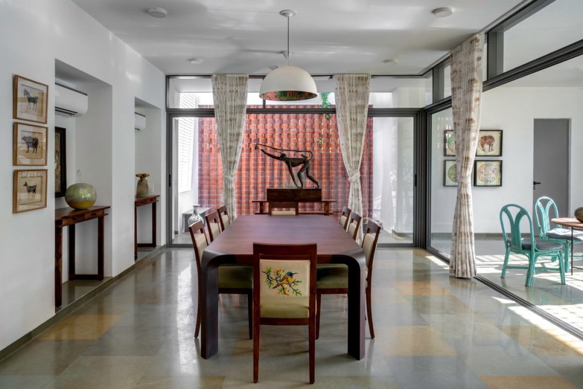 Dining space depicting transparency and layering | Photo credit: Fabien Charuau