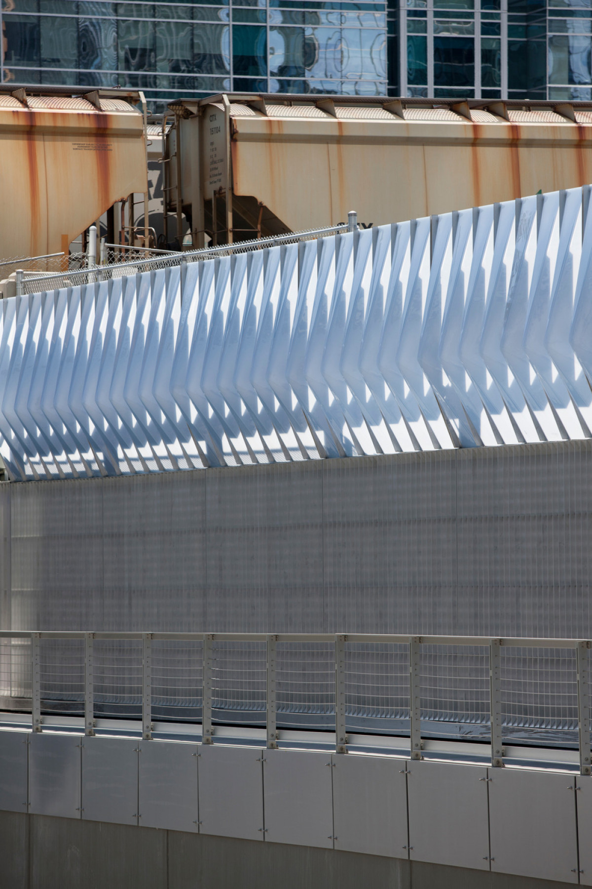 Translucent resin veil above walkway, Photo credit: Bruce Edward Statham/yellowcamera 