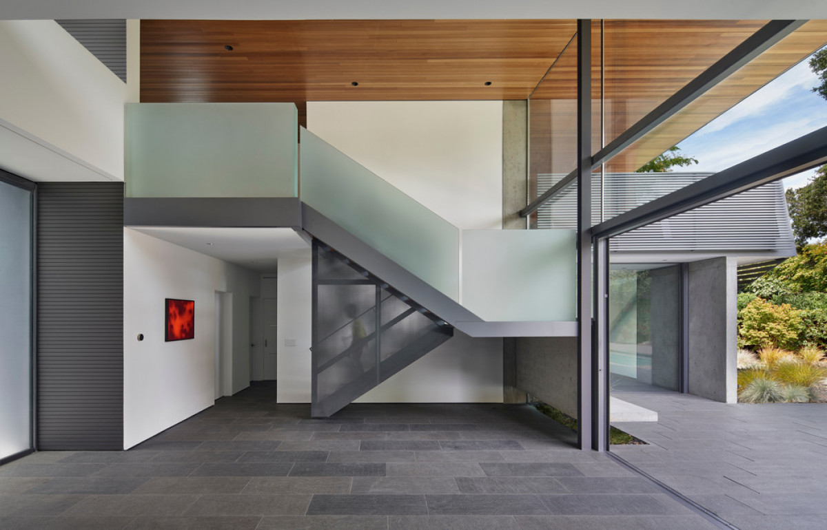 Stair/Landing detail | Photo credit: Bruce Damonte