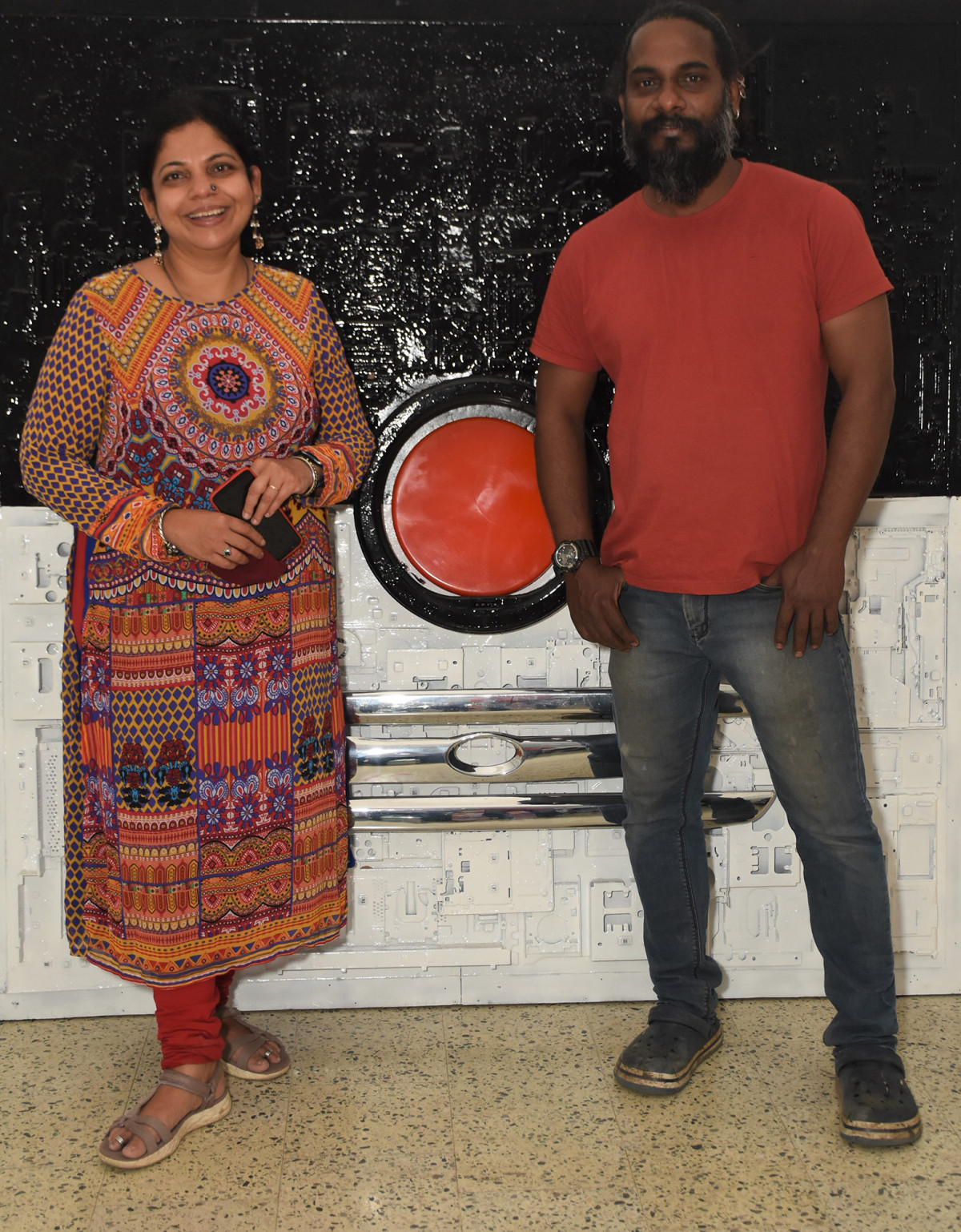 Haribaabu Naatesan and Dahlea Hari at the inauguration of award-winning artist Haribaabu Naatesan's show 'Irreversible 2.0 - Obsoleteness is Mukti'