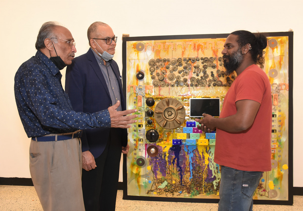 Madhusudan Kumar, Ajoykaant Ruia and Haribaabu Naatesan at the inauguration of award-winning artist Haribaabu Naatesan's show 'Irreversible 2.0 - Obsoleteness is Mukti'