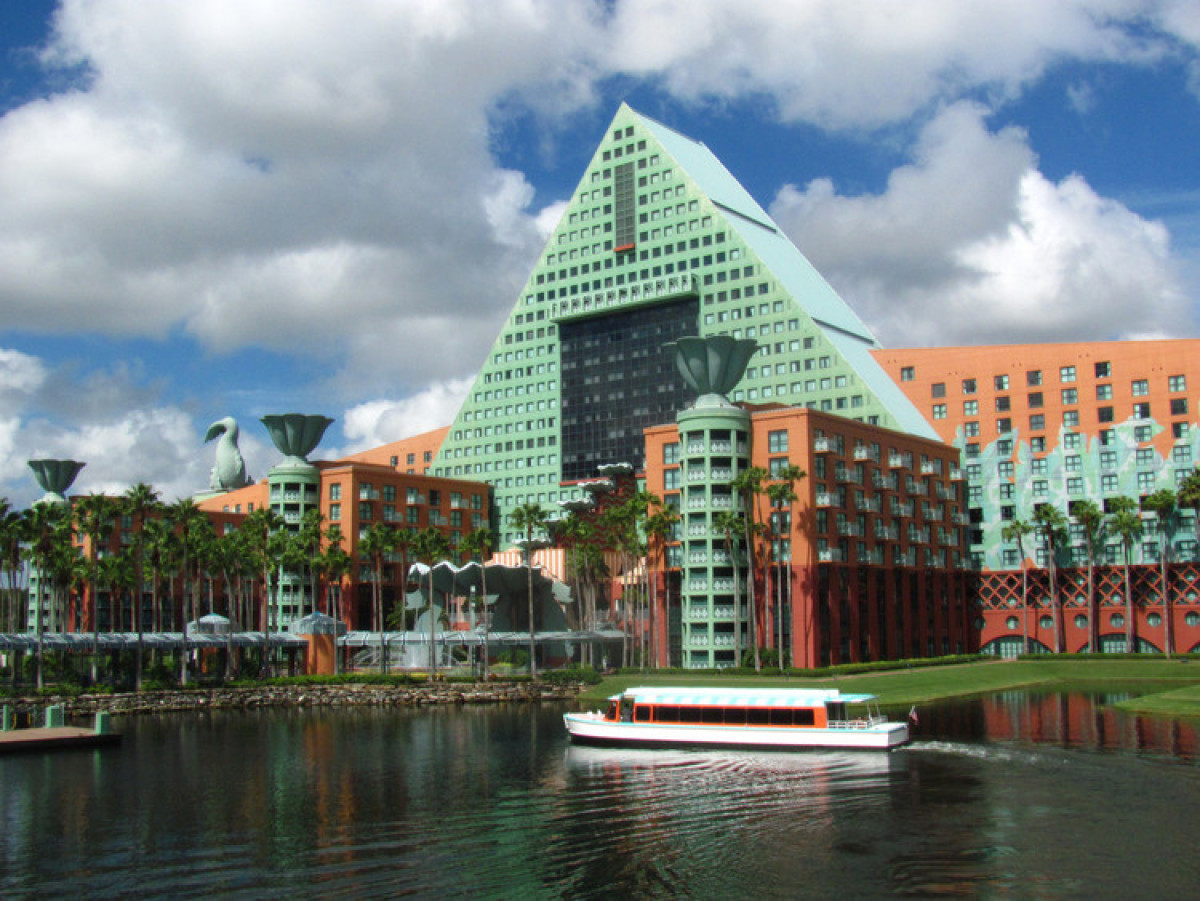 Walt Disney World Swan and Dolphin Resort (1987). Image © Flickr user lorenjavier