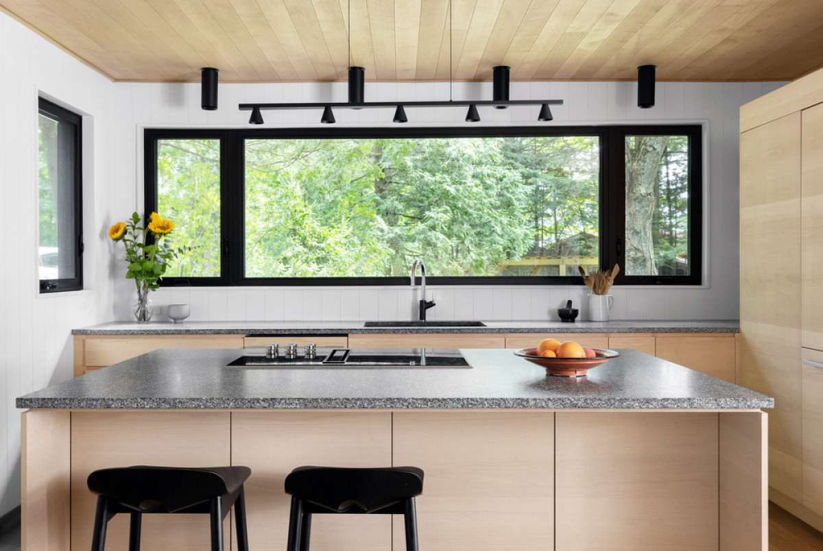 Chalet Magog : A luxurious lakeside retreat designed by Interior ...