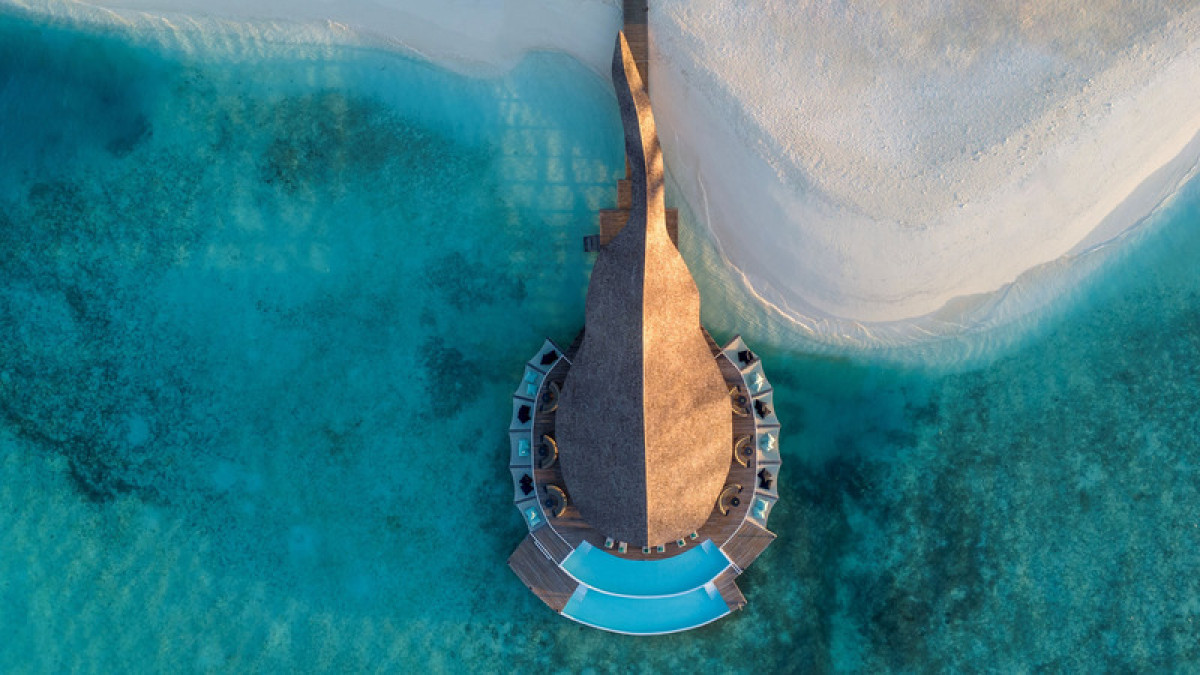 MADI HIYAA, Overwater Restaurant by Nomadic Resorts. Photo credit: Joe Chua Agdeppa