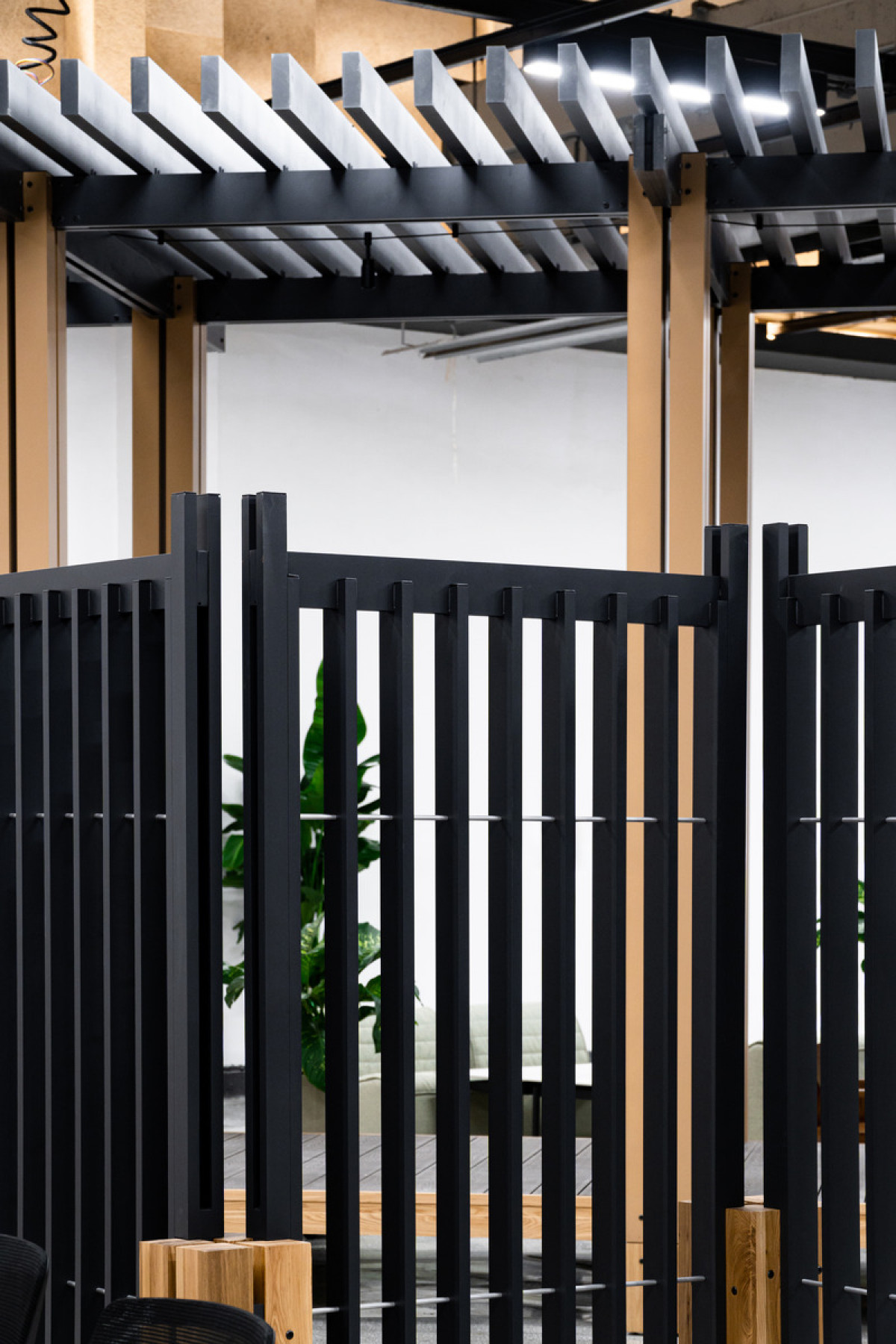 Veranda provides users with a sense of belonging while dividing the space into distinct zones for quiet reflection or collaborative work Photo credit: Dennis Cheung @ Studio RYTE